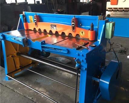 折(shé)闆剪闆機(ji)